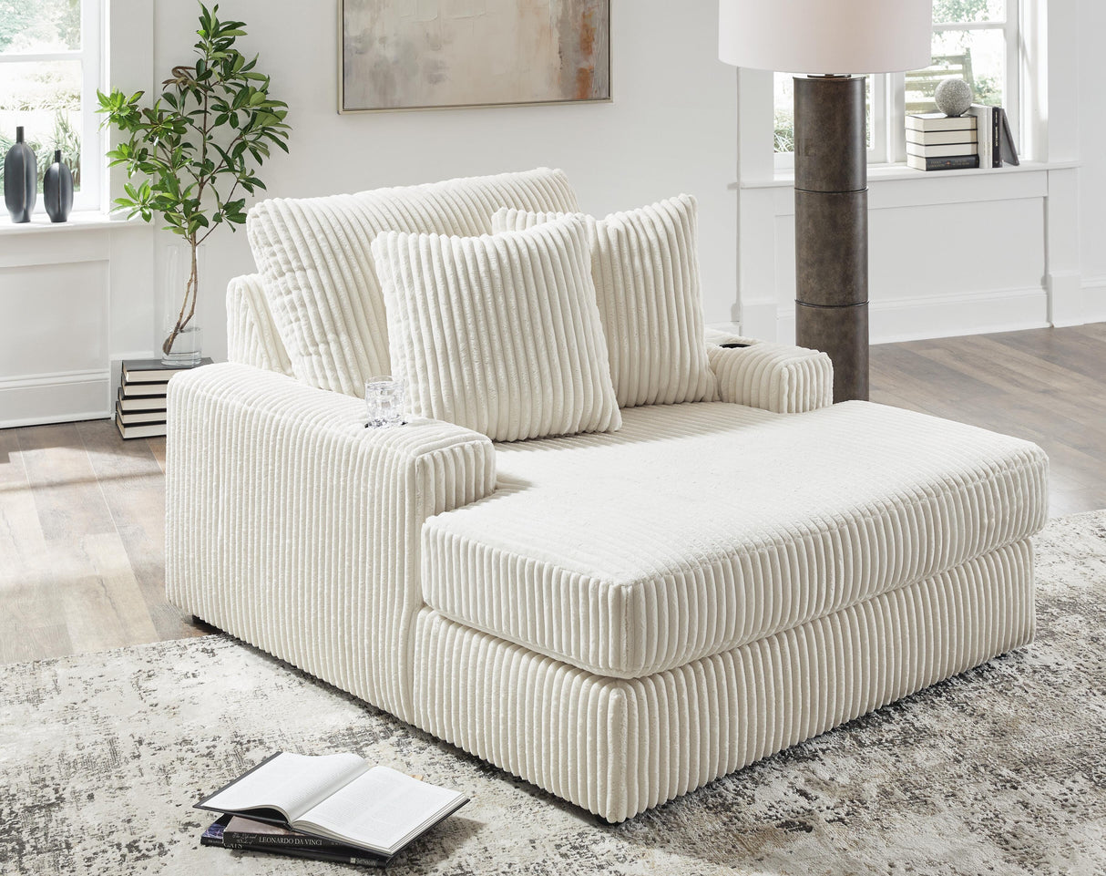Lindyn Living Room