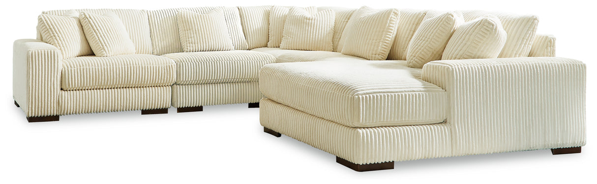 Lindyn Sectional