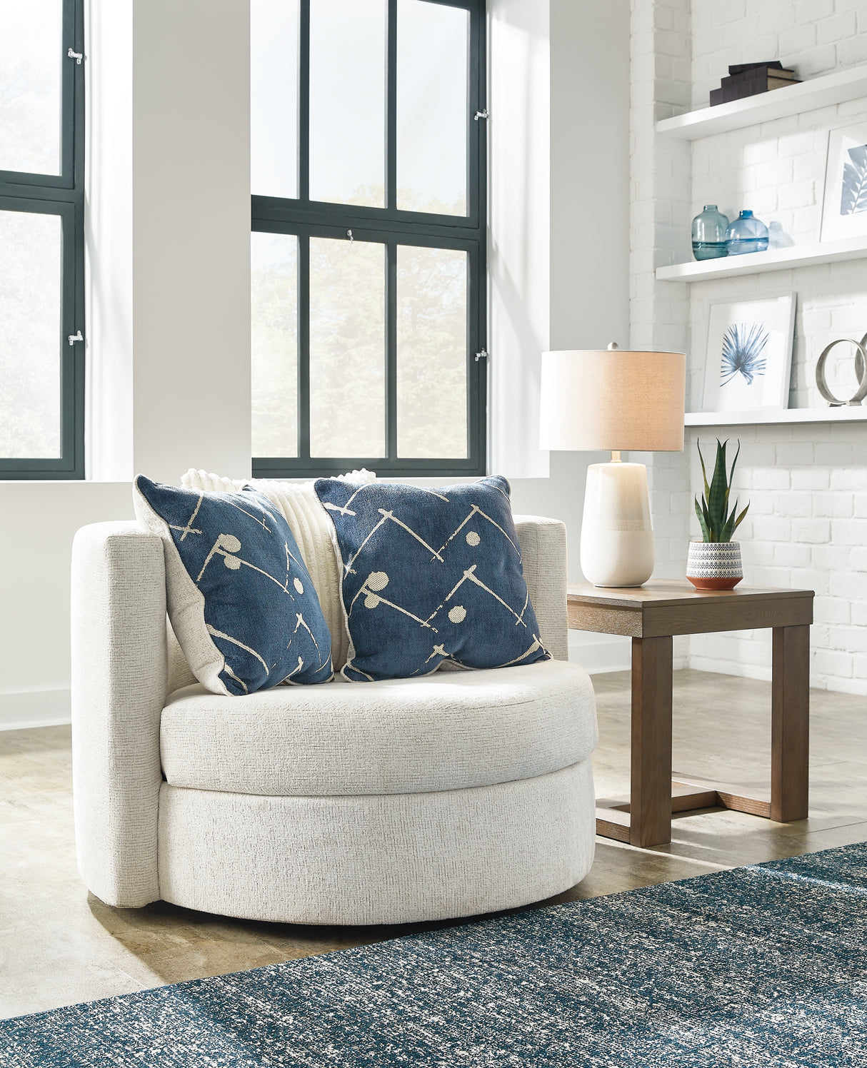 Nashville Furniture Outlets - Ashley Furniture - Padova Living Room - Swivel Accent Chair / Ivory - 3370644