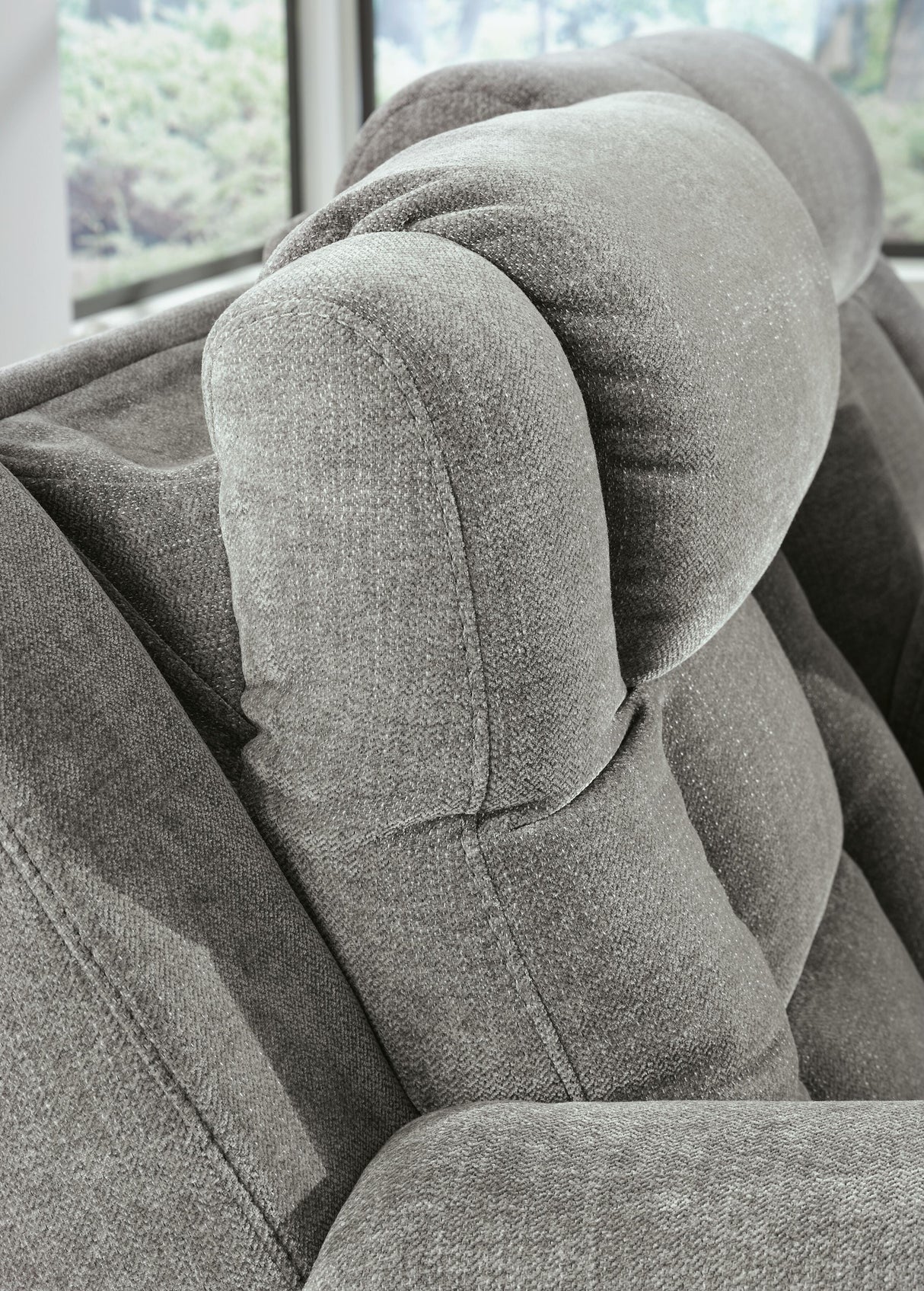 Mixed Motion Living Room