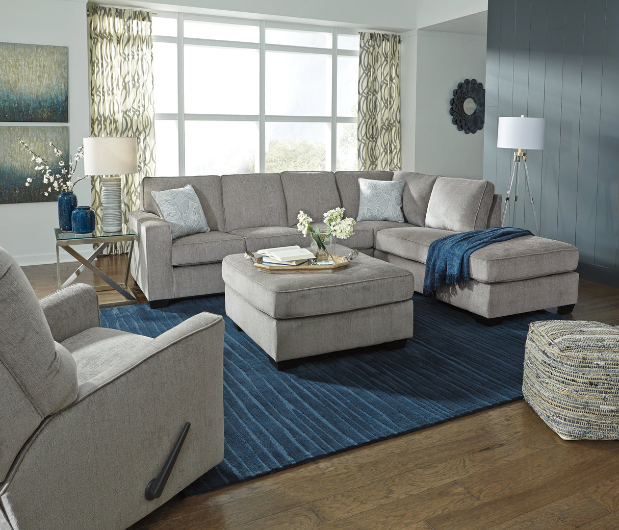 Altari Sectional
