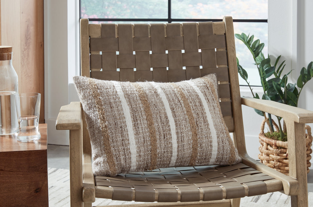 Nashville Furniture Outlets - Ashley Furniture - Benish Pillows - Pillow (4/CS) / Tan/Brown/White - A1001047