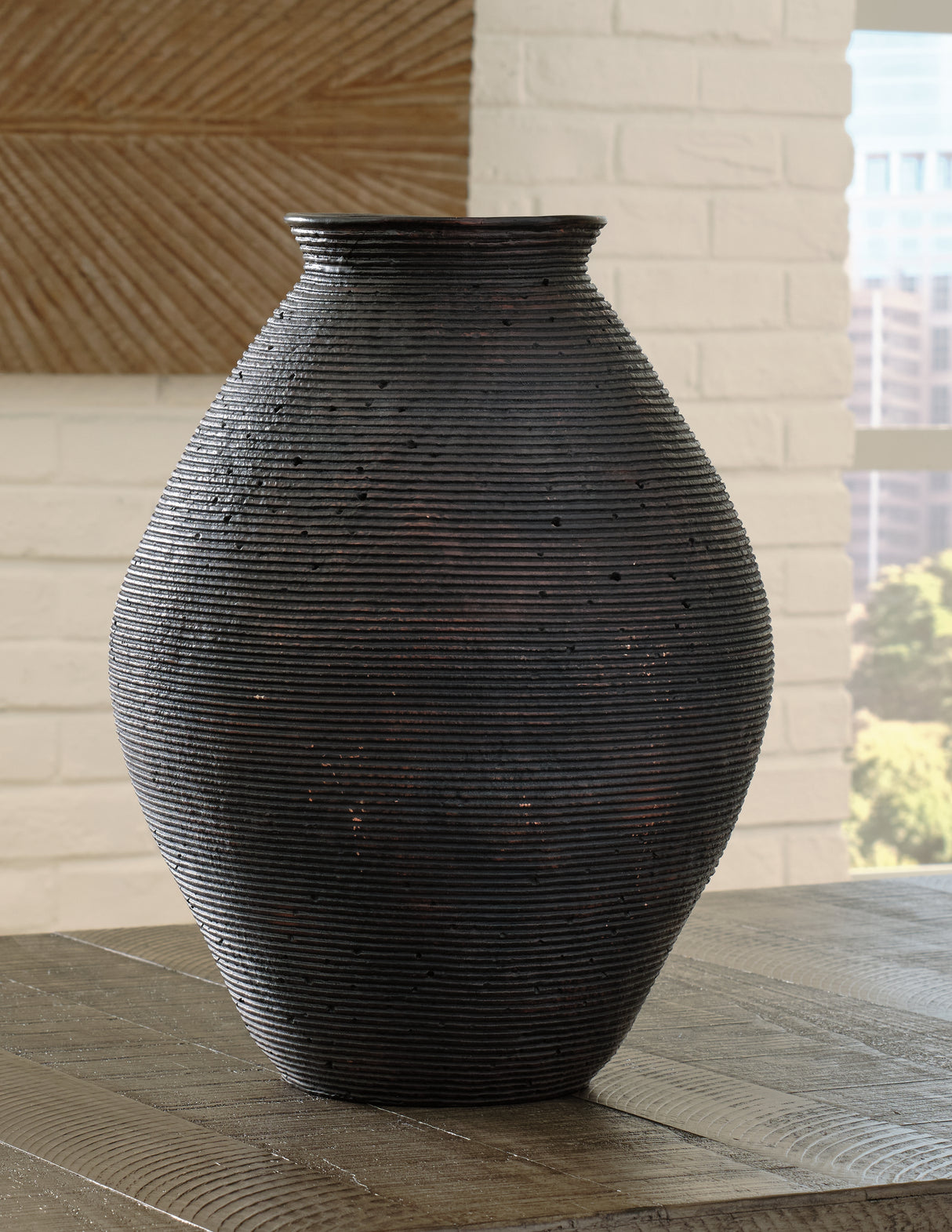 Nashville Furniture Outlets - Ashley Furniture - Hannela Vase - Vase / Antique Brown - A2000512
