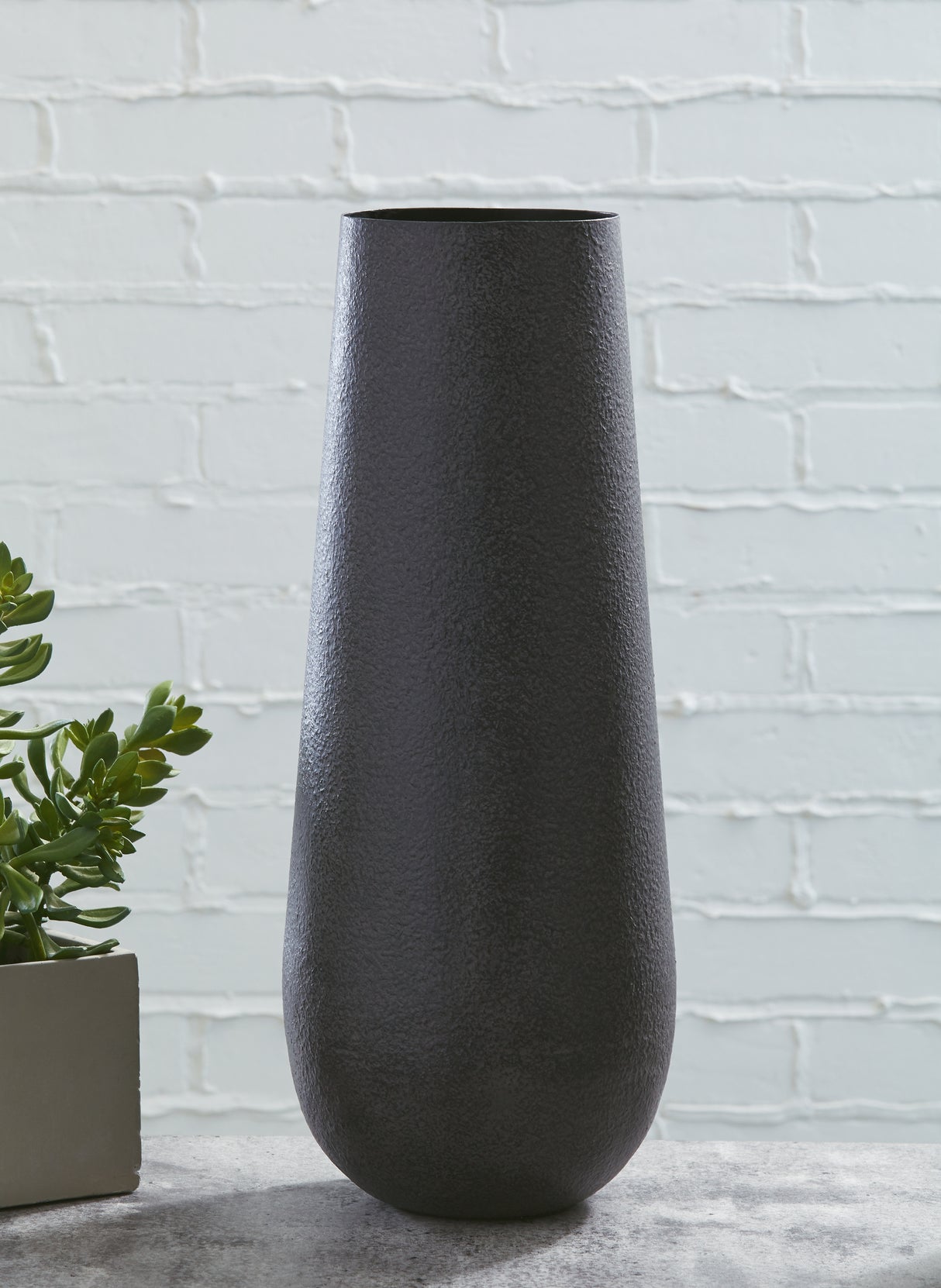 Nashville Furniture Outlets - Ashley Furniture - Fynn Vase - Vase / Antique Gray - A2000515