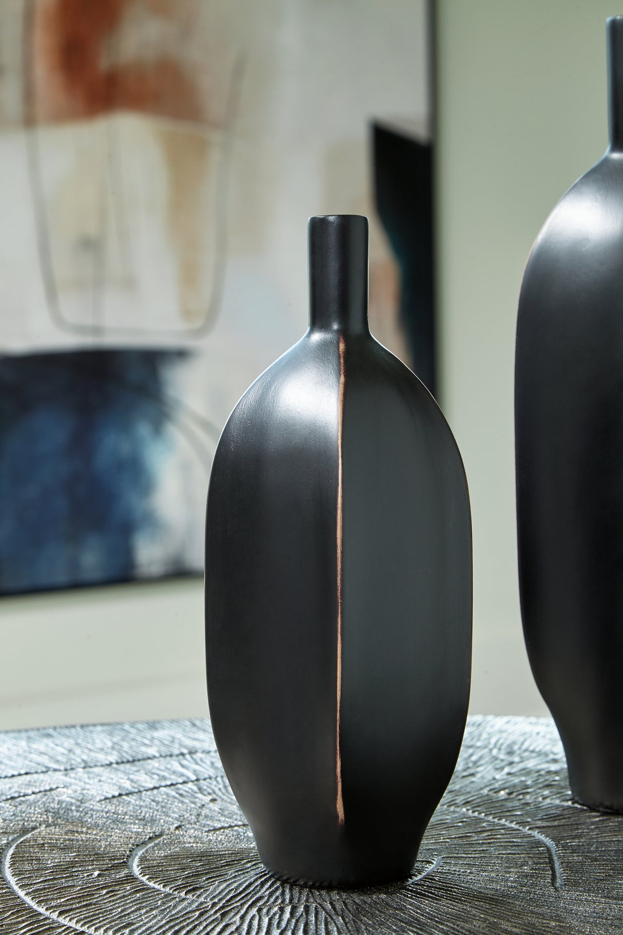 Nashville Furniture Outlets - Ashley Furniture - Rhaveney Vase - Vase (3/CS) / Black - A2000550