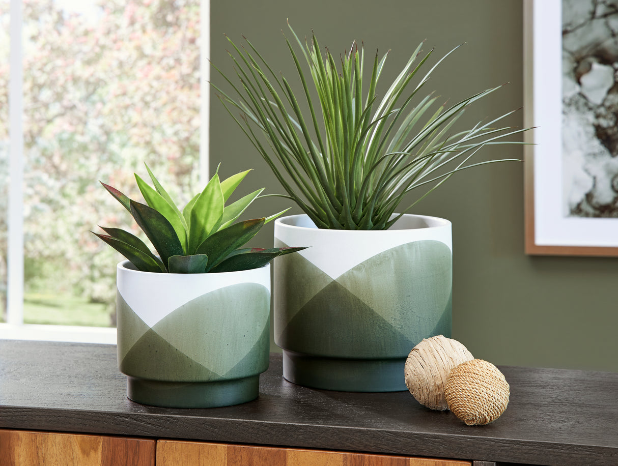 Nashville Furniture Outlets - Ashley Furniture - Ardenridge Planter (Set of 2) - Planter Set (Set of 2) / Green/White - A2000579