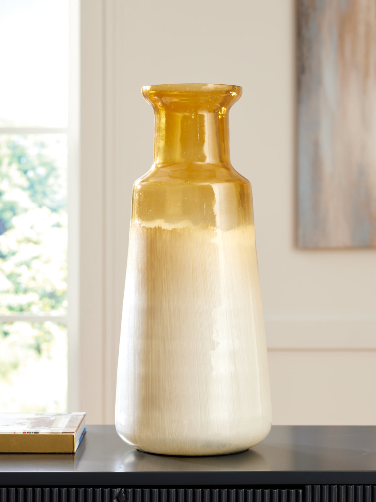 Nashville Furniture Outlets - Ashley Furniture - Wynburg Vase - Vase / White/Amber - A2000723