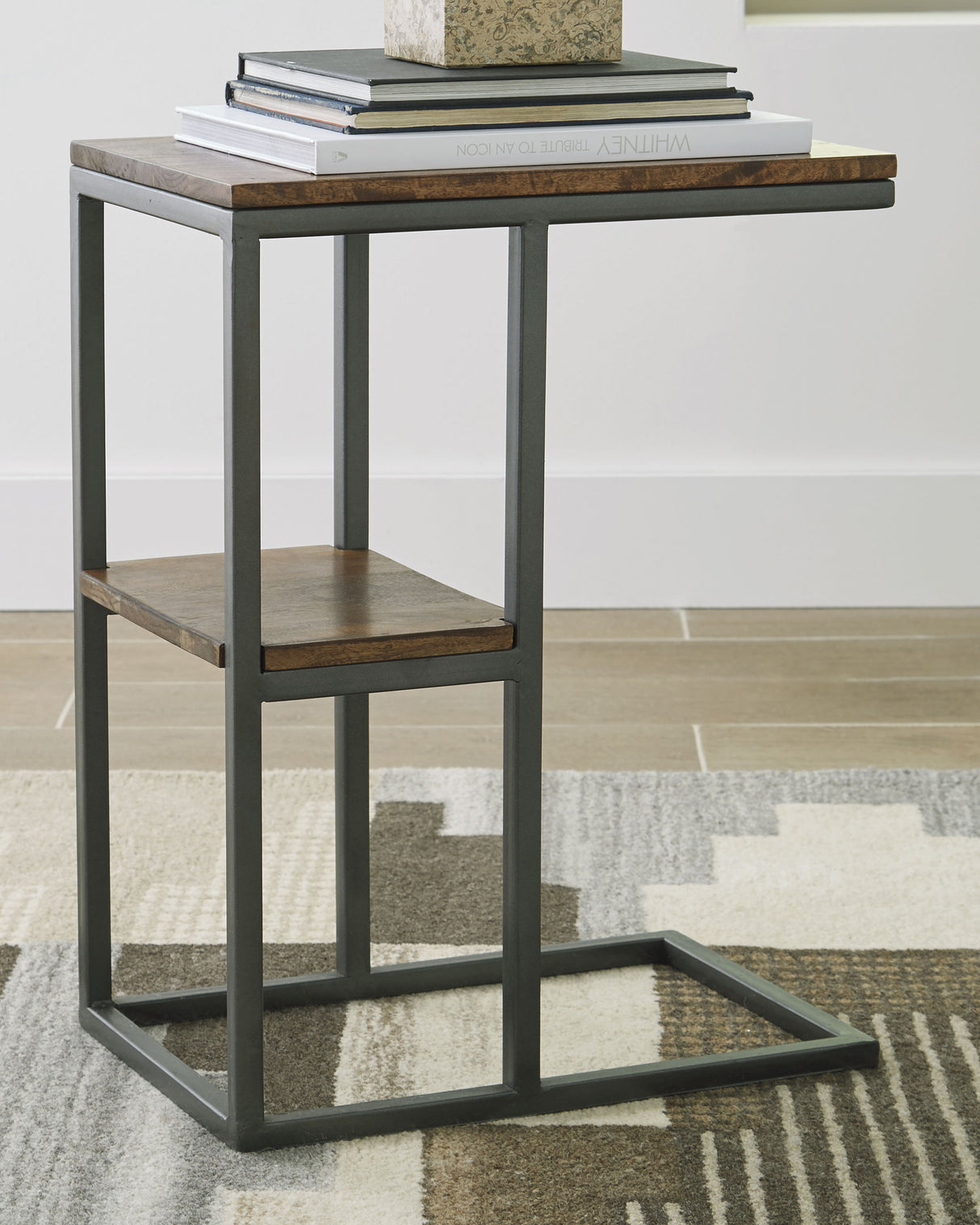 Nashville Furniture Outlets - Ashley Furniture - Forestmin Accent Table - Accent Table / Natural/Black - A4000049