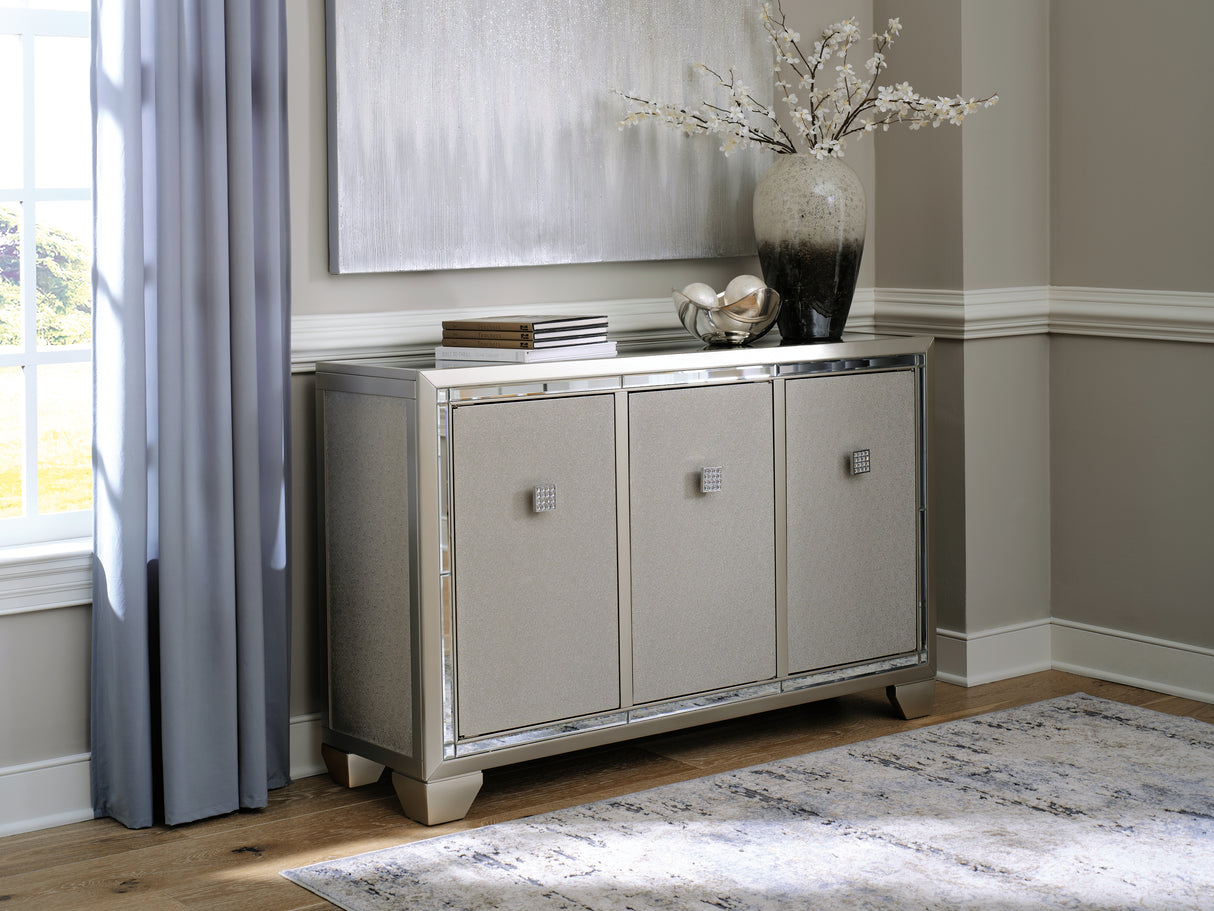 Nashville Furniture Outlets - Ashley Furniture - Chaseton Accent Cabinet - Accent Cabinet / Champagne - A4000335