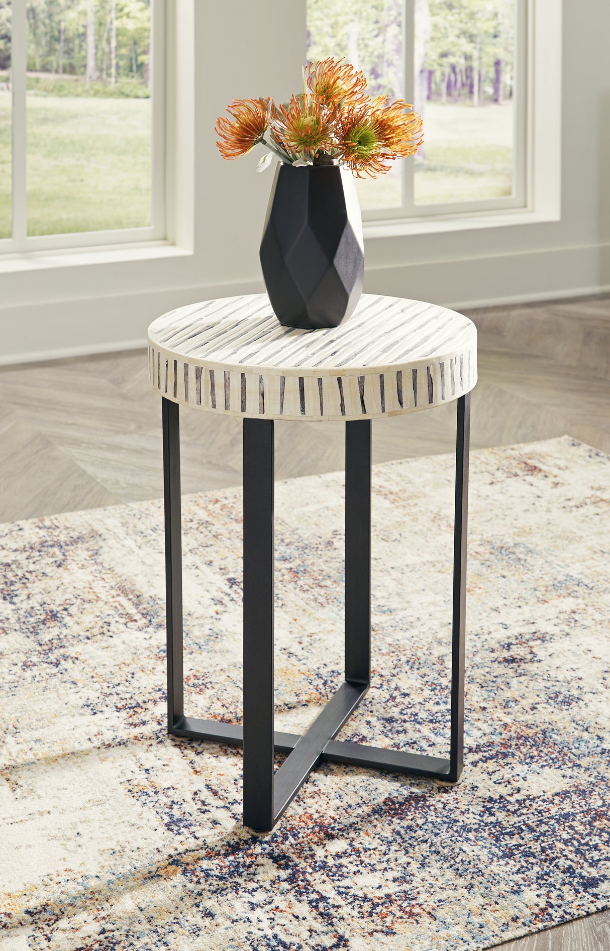 Nashville Furniture Outlets - Ashley Furniture - Crewridge Accent Table - Accent Table / Black/Cream - A4000530