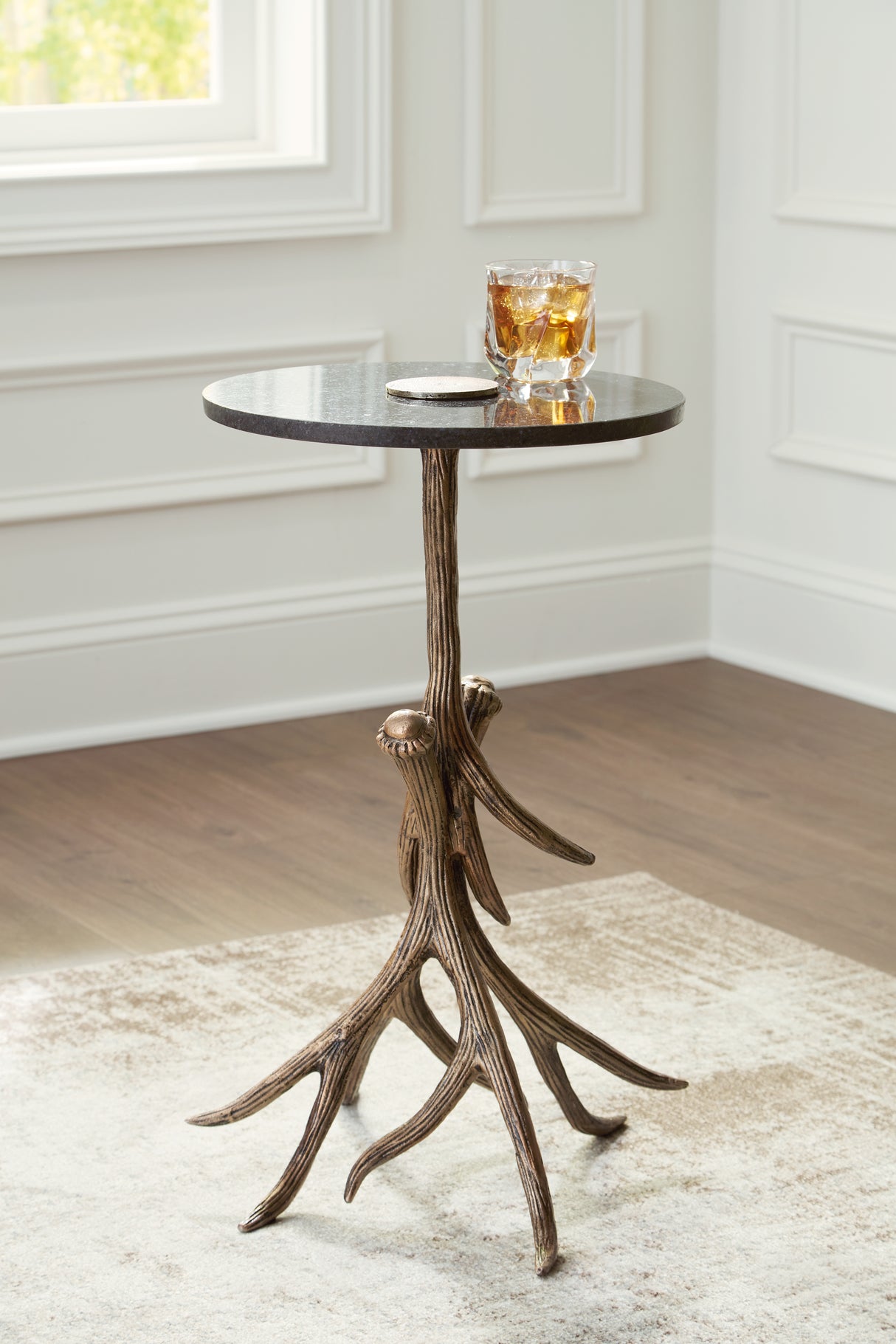 Nashville Furniture Outlets - Ashley Furniture - Lemkins Accent Table - Accent Table / Black/Antique Gold Finish - A4000606