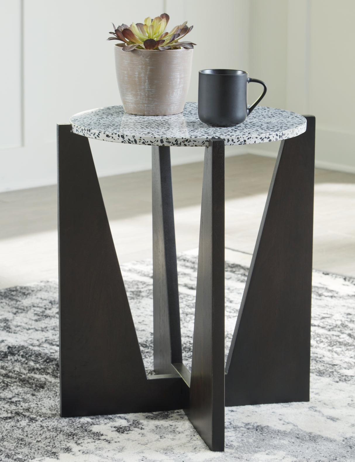 Nashville Furniture Outlets - Ashley Furniture - Tellrich Accent Table - Accent Table / Black/White - A4000616