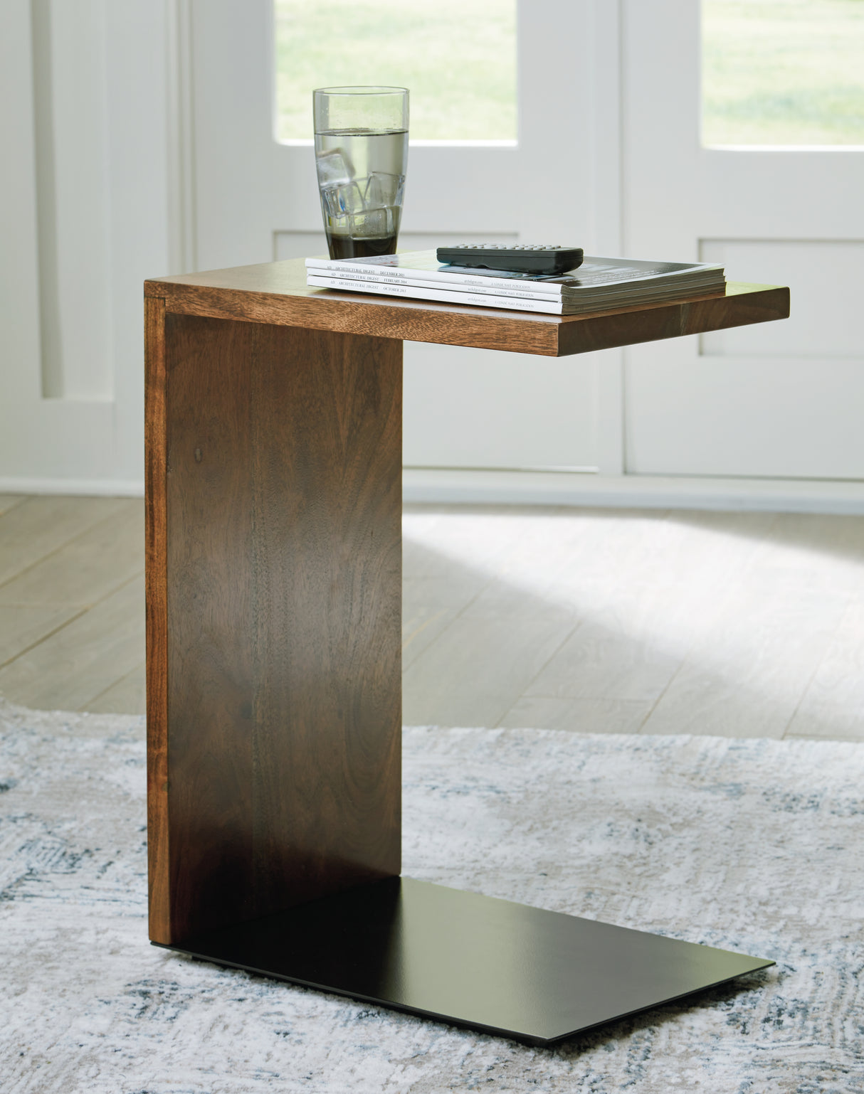 Nashville Furniture Outlets - Ashley Furniture - Wimshaw Accent Table - Accent Table / Brown/Black - A4000618