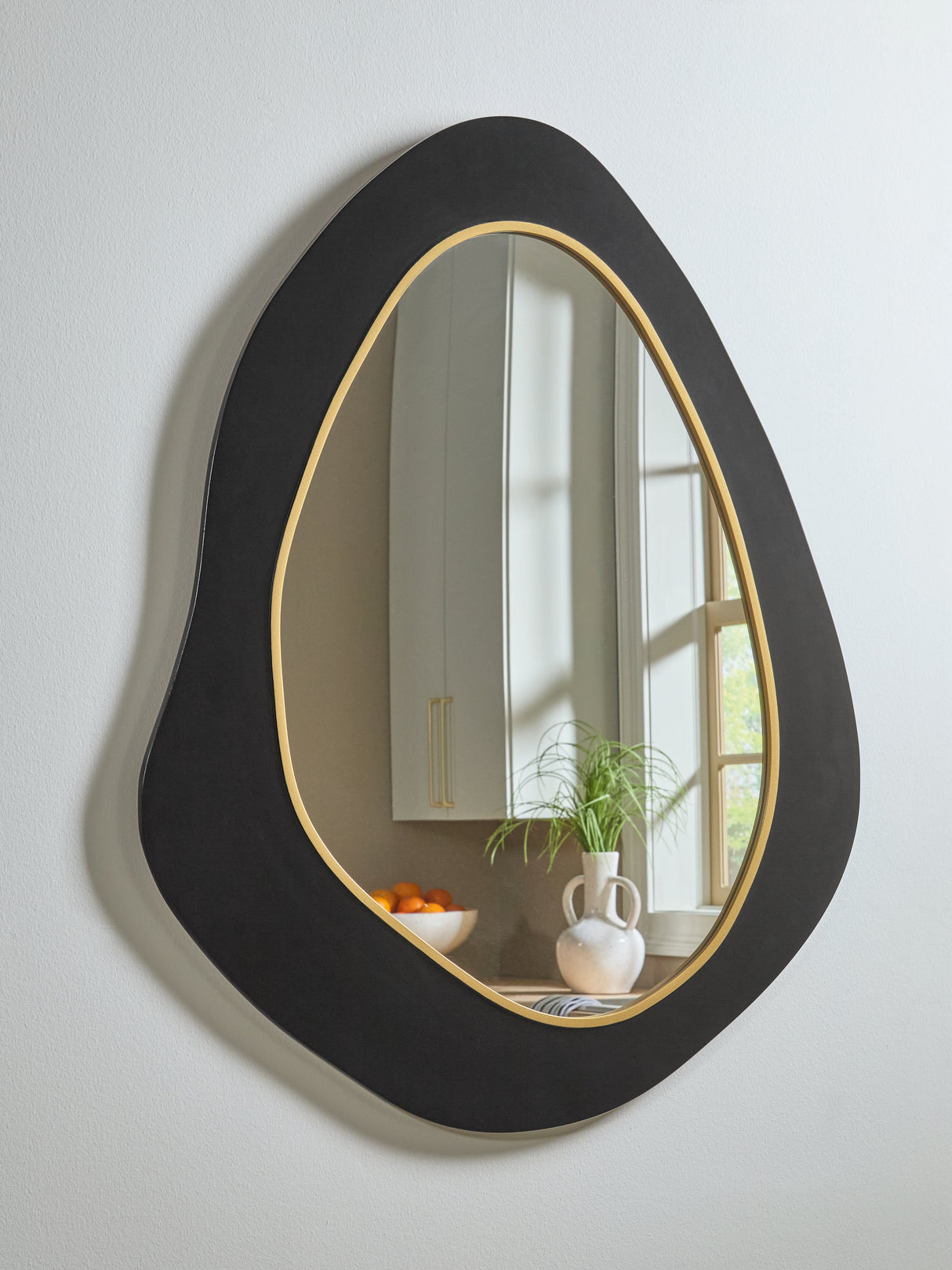 Nashville Furniture Outlets - Ashley Furniture - Kierlock Mirror - Accent Mirror / Black/Gold Finish - A8010414