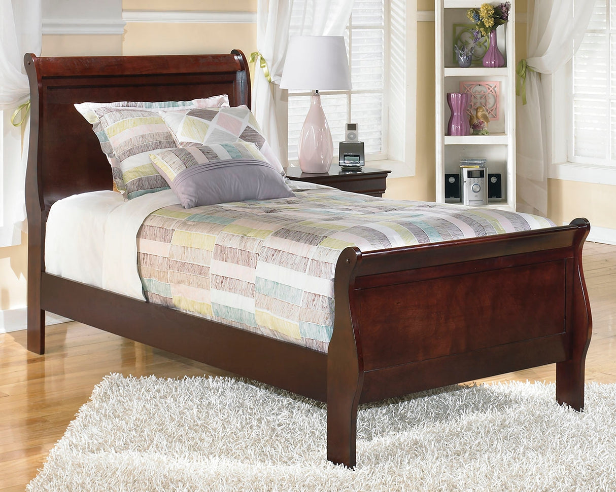 Nashville Furniture Outlets - Ashley Furniture - Alisdair Bedroom - Twin Sleigh Bed / Reddish Brown - B376B5