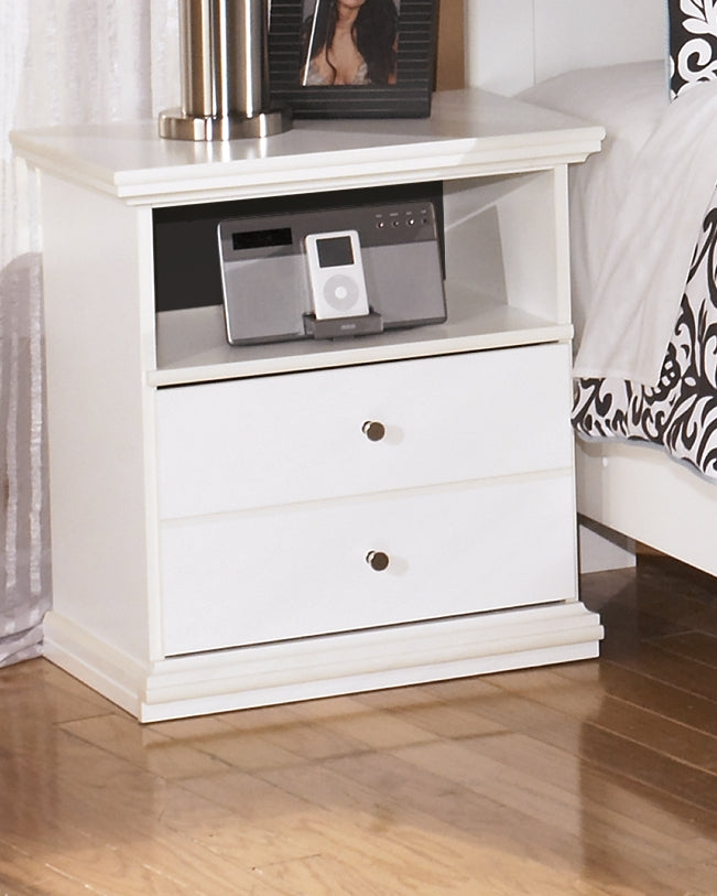 Nashville Furniture Outlets - Ashley Furniture - Bostwick Shoals Bedroom - Queen Panel Bed / White - B139B43