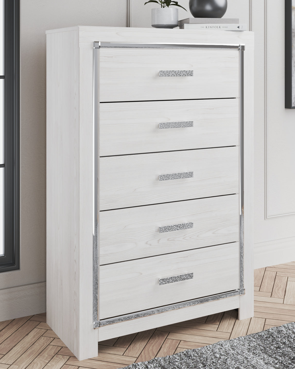 Nashville Furniture Outlets - Ashley Furniture - Altyra Bedroom - Five Drawer Chest / White - B2640-46