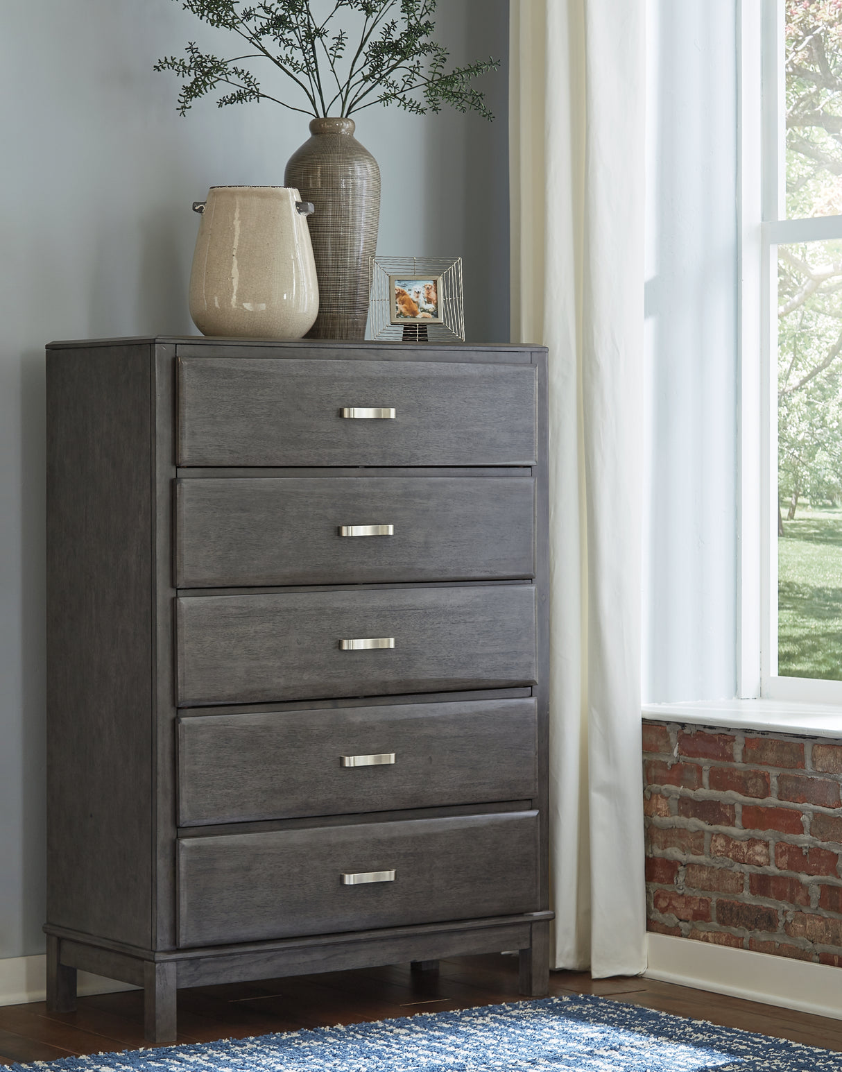 Nashville Furniture Outlets - Ashley Furniture - Caitbrook Bedroom - Five Drawer Chest / Gray - B476-46