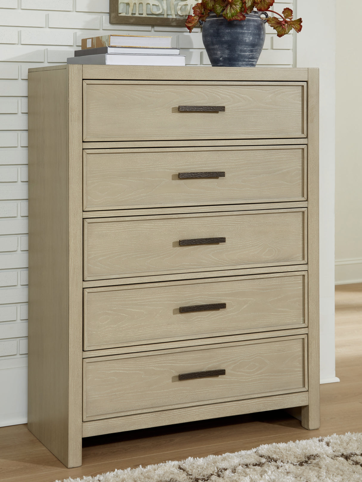 Nashville Furniture Outlets - Ashley Furniture - Calmoro Bedroom - Five Drawer Chest / Gray - B602-46