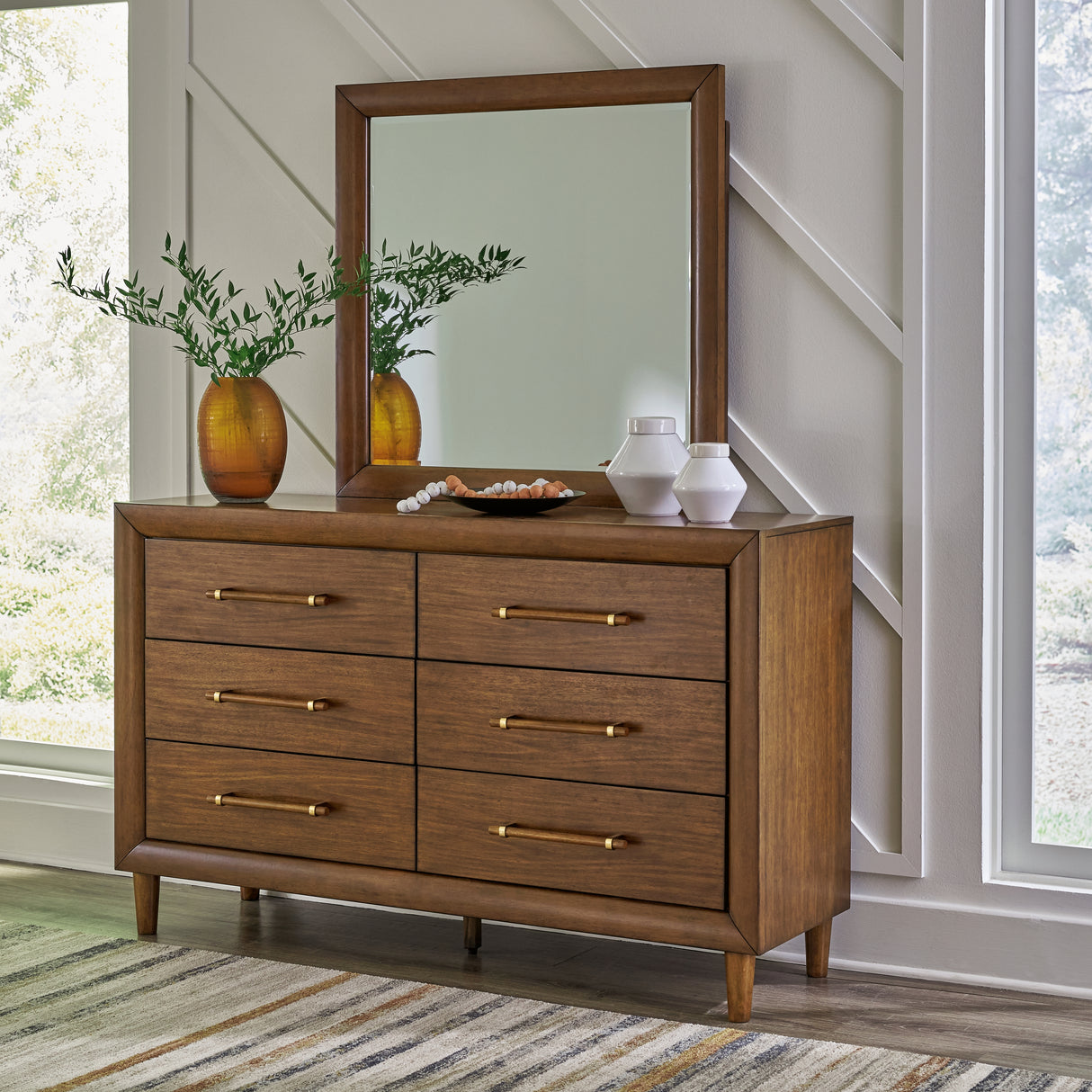 Nashville Furniture Outlets - Ashley Furniture - Lyncott Bedroom - Dresser and Mirror / Brown - B615B1