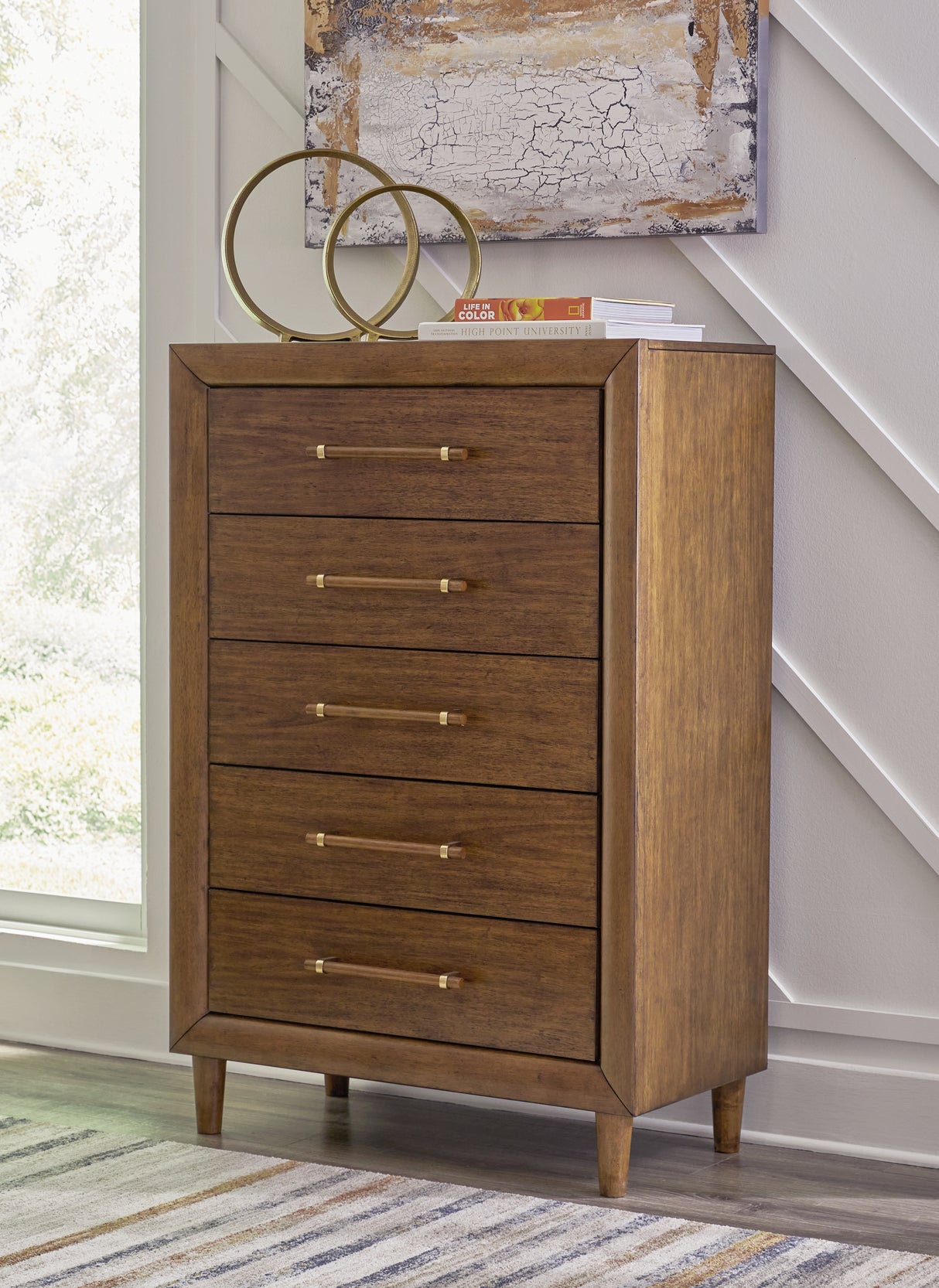 Nashville Furniture Outlets - Ashley Furniture - Lyncott Bedroom - Five Drawer Chest / Brown - B615-46