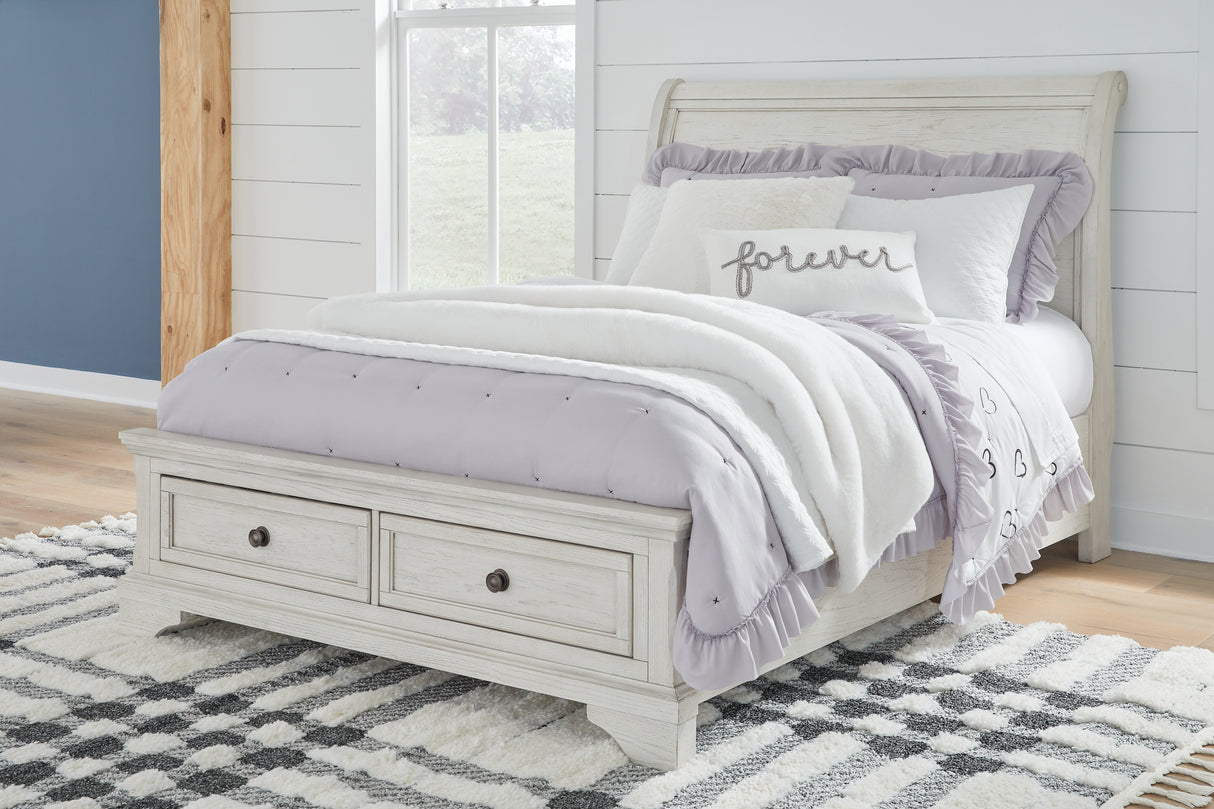 Nashville Furniture Outlets - Ashley Furniture - Robbinsdale Bedroom - Full Sleigh Storage Bed / Antique White - B742B13