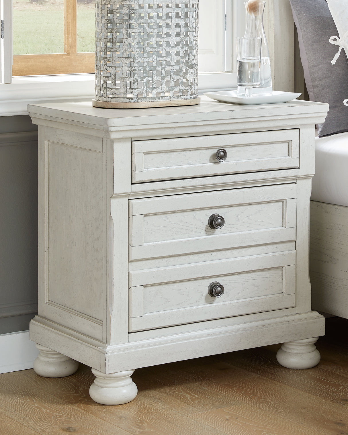 Nashville Furniture Outlets - Ashley Furniture - Robbinsdale Bedroom - King Sleigh Bed / Antique White - B742B22