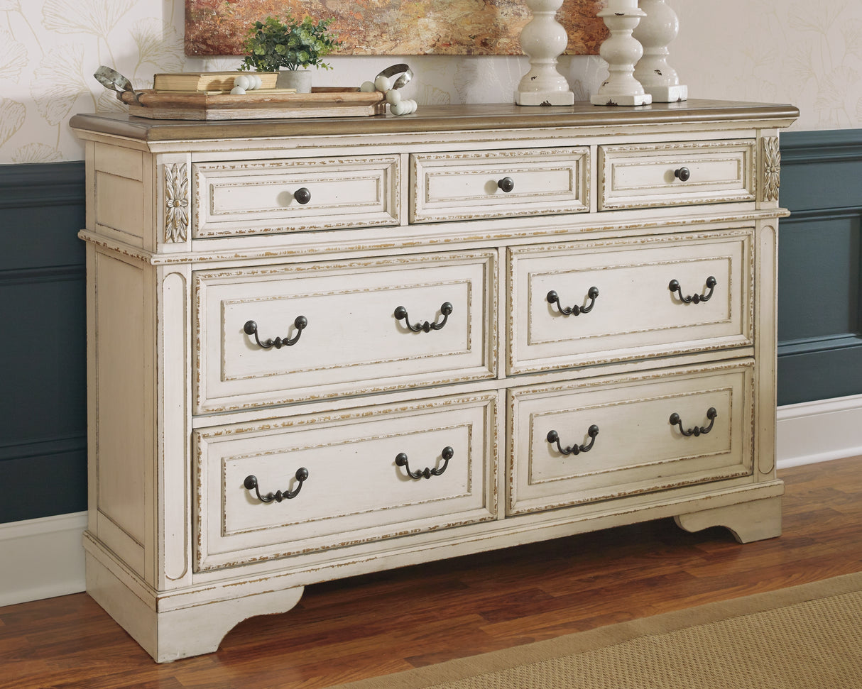 Nashville Furniture Outlets - Ashley Furniture - Realyn Bedroom - Dresser / Two-tone - B743-31