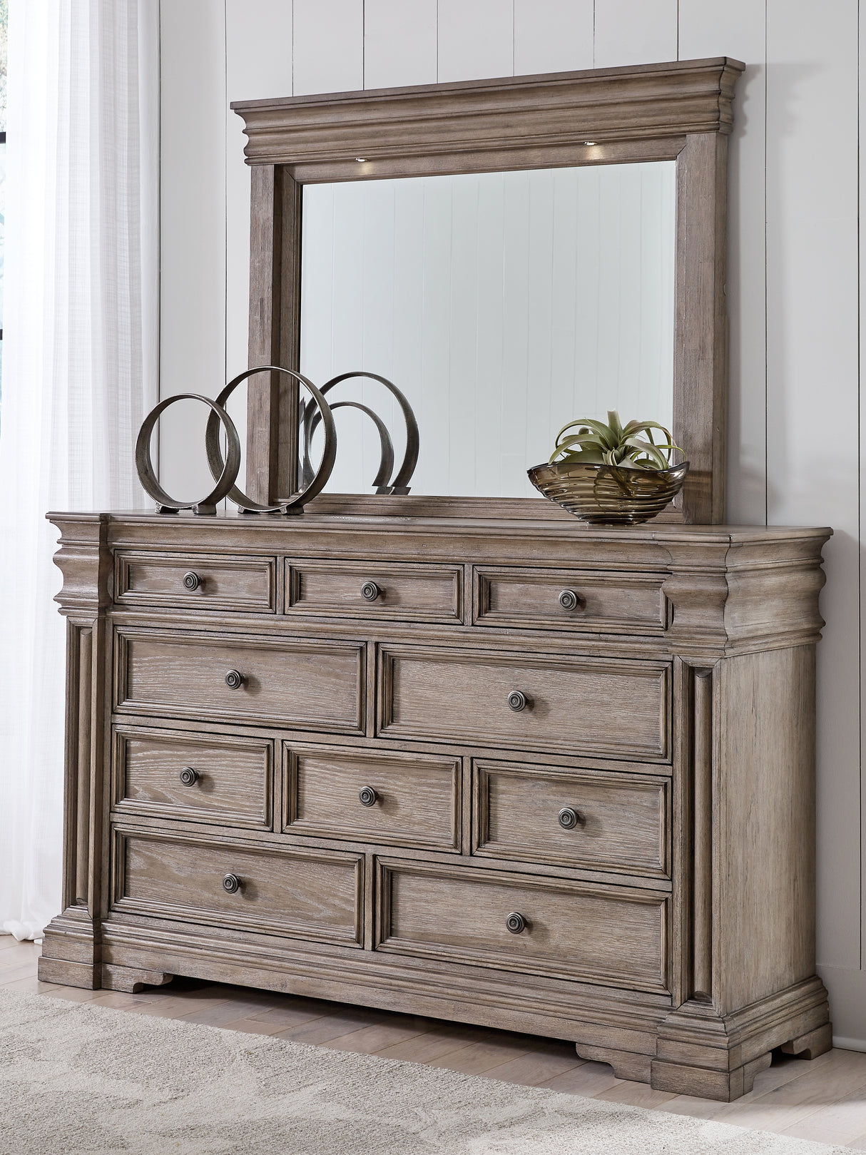 Nashville Furniture Outlets - Ashley Furniture - Blairhurst Bedroom - Dresser and Mirror / Light Grayish Brown - B916B1