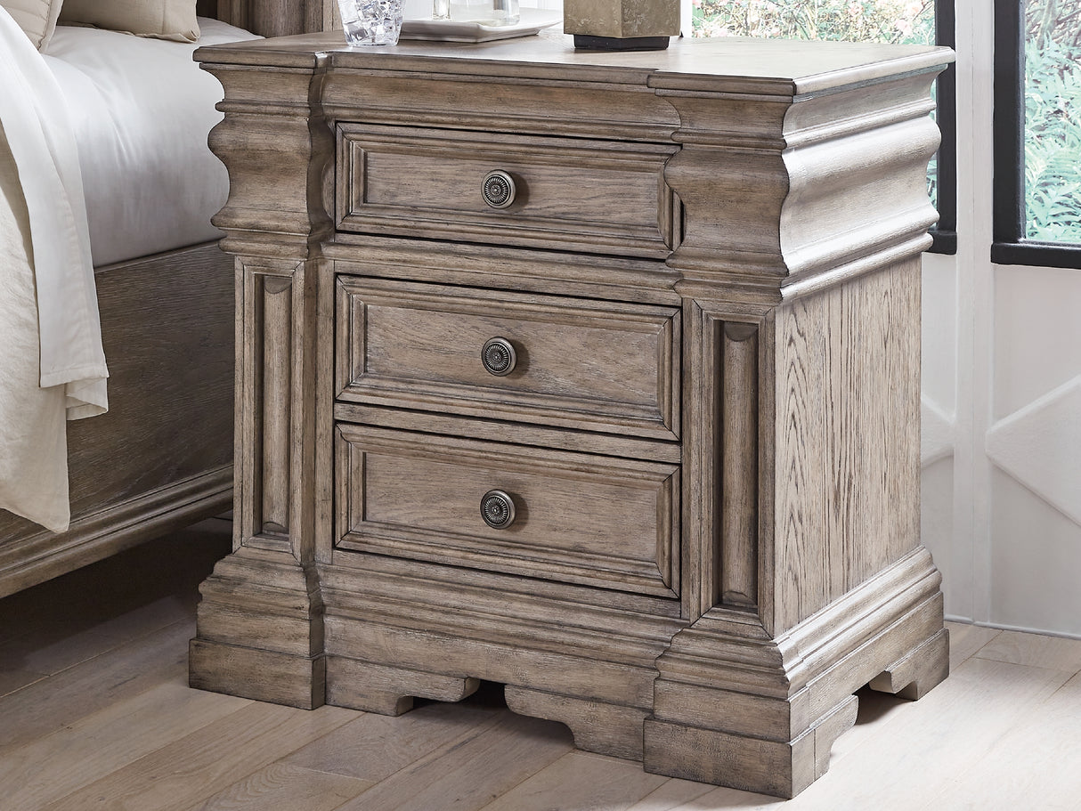 Nashville Furniture Outlets - Ashley Furniture - Blairhurst Bedroom - Three Drawer Night Stand / Light Grayish Brown - B916-93
