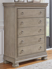 Nashville Furniture Outlets - Ashley Furniture - Lexorne Bedroom - Five Drawer Chest / Gray - B924-46