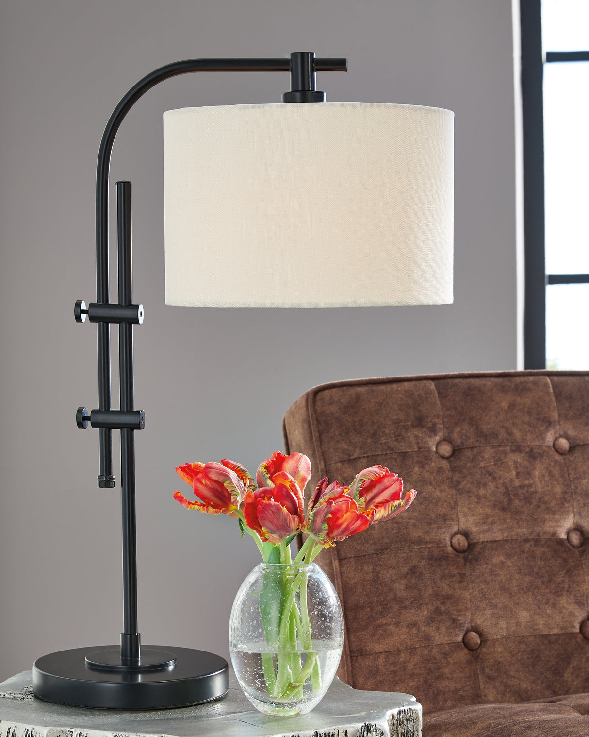 Nashville Furniture Outlets - Ashley Furniture - Baronvale Lighting - Metal Accent Lamp (1/CN) / Black - L206043