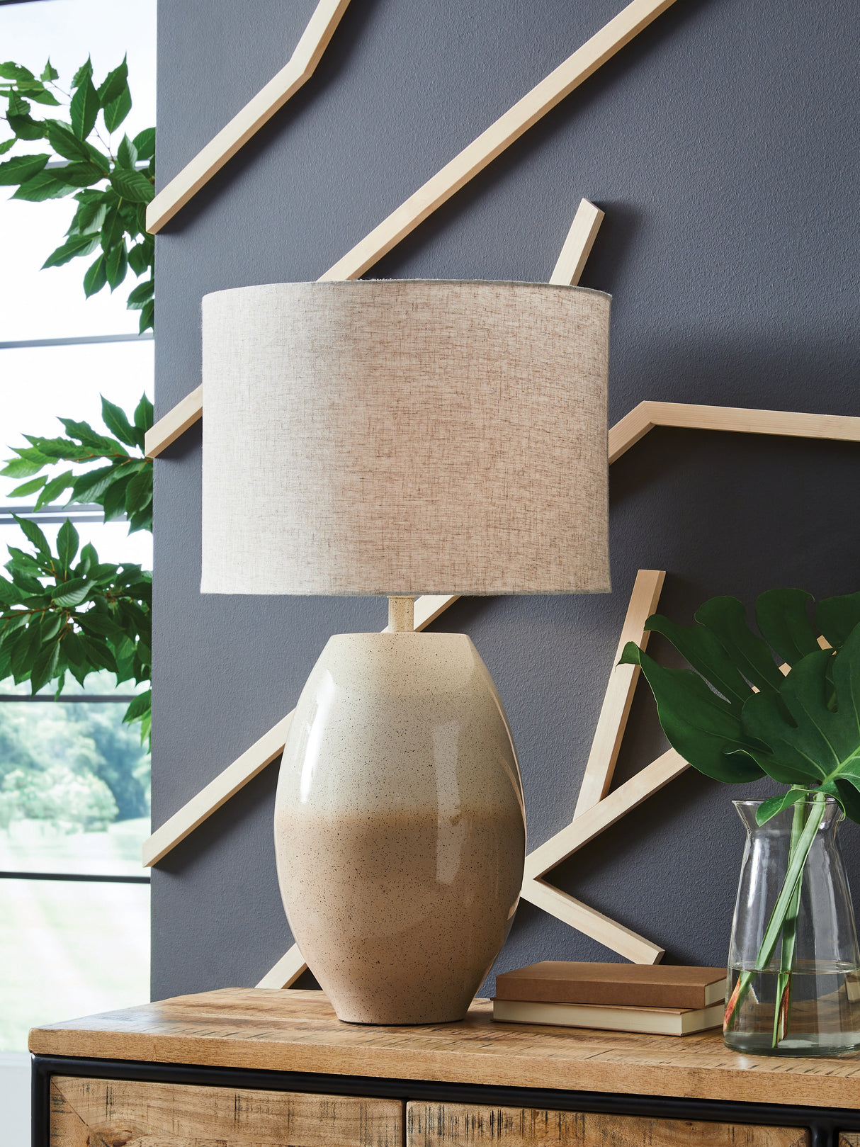 Nashville Furniture Outlets - Ashley Furniture - Linas Lighting - Metal Table Lamp (1/CN) / Cream/Beige - L207594