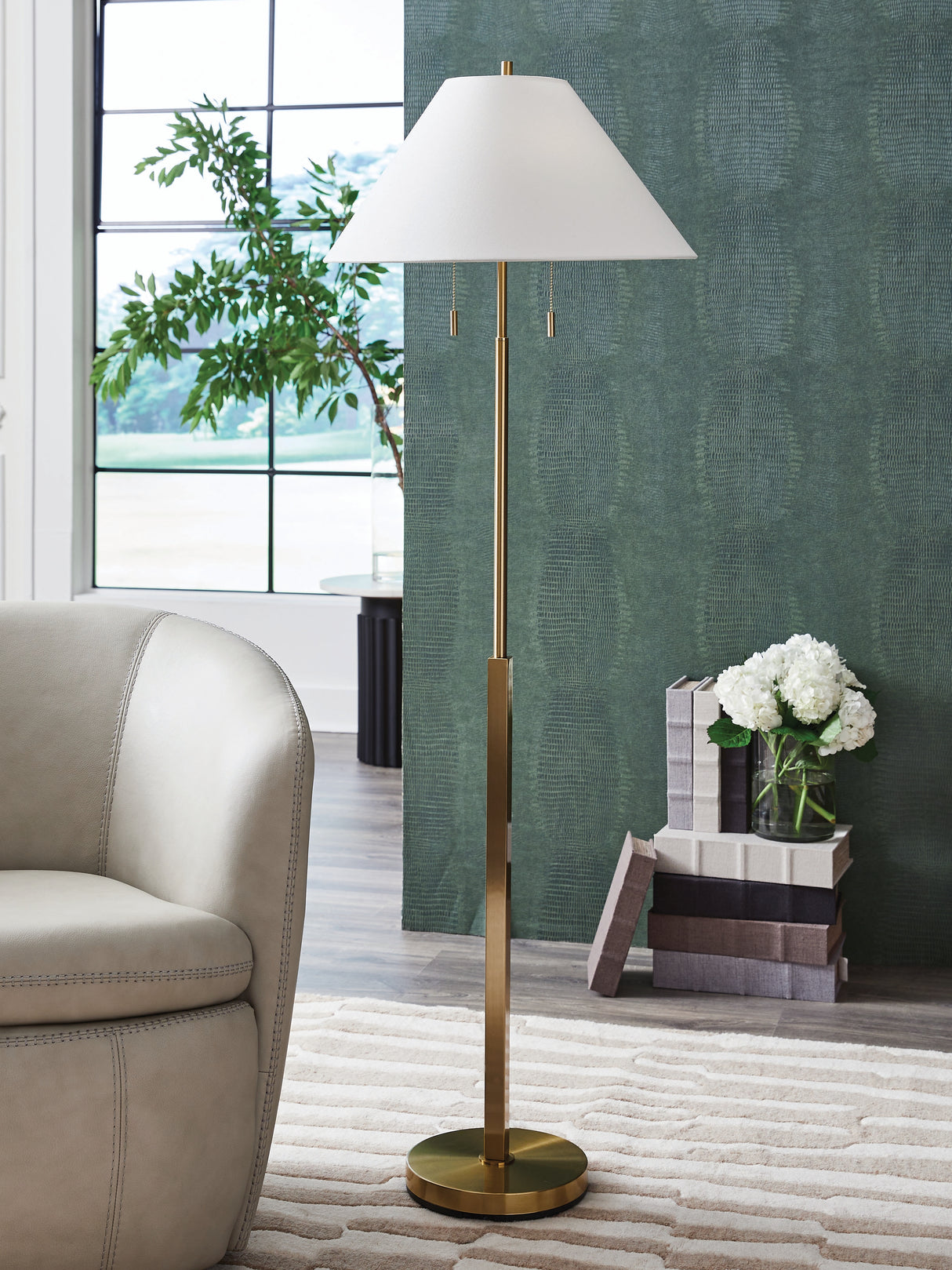 Nashville Furniture Outlets - Ashley Furniture - Haigwood Lighting - Metal Floor Lamp (1/CN) / Gold Finish - L208471