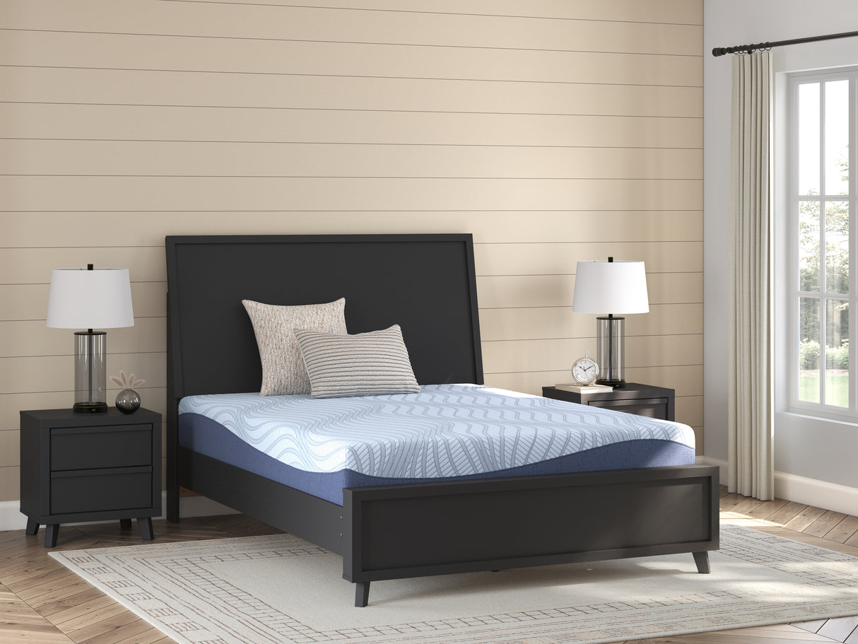 Nashville Furniture Outlets - Ashley Furniture - Peak 2.0 10 Memory Foam Mattresses - Queen / White - M20531