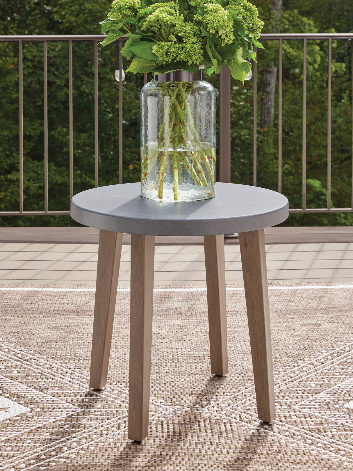 Nashville Furniture Outlets - Ashley Furniture - Harmony Headlands Outdoor - Round End Table - PCP428-706
