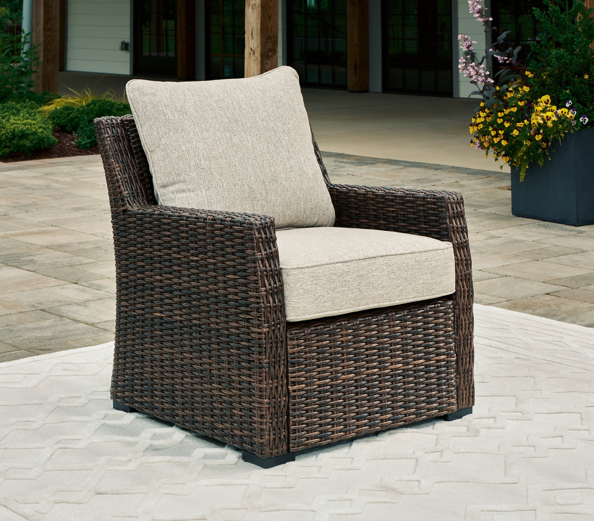Nashville Furniture Outlets - Ashley Furniture - Brook Ranch Outdoor - Lounge Chair w/Cushion (1/CN) / Brown - P465-820