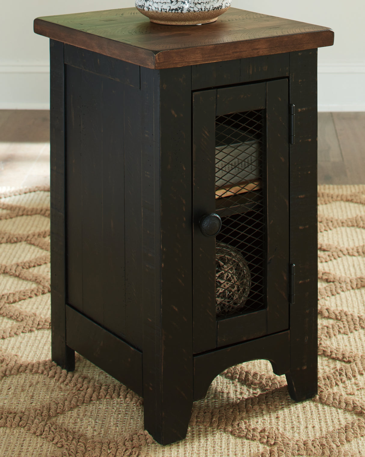 Nashville Furniture Outlets - Ashley Furniture - Valebeck Chairside End Table - Chair Side End Table / Black/Brown - T468-7