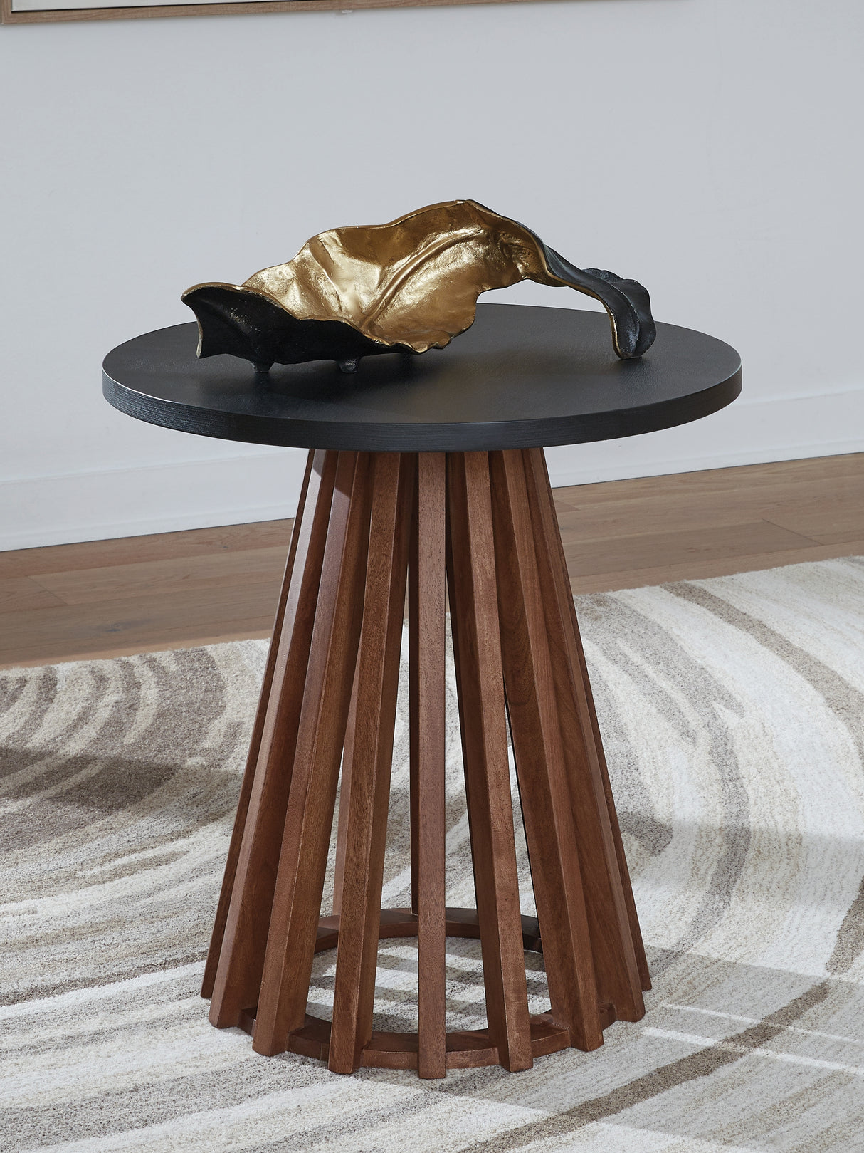 Nashville Furniture Outlets - Ashley Furniture - Kallari End Table - Round End Table / Warm Brown/Black - T737-6