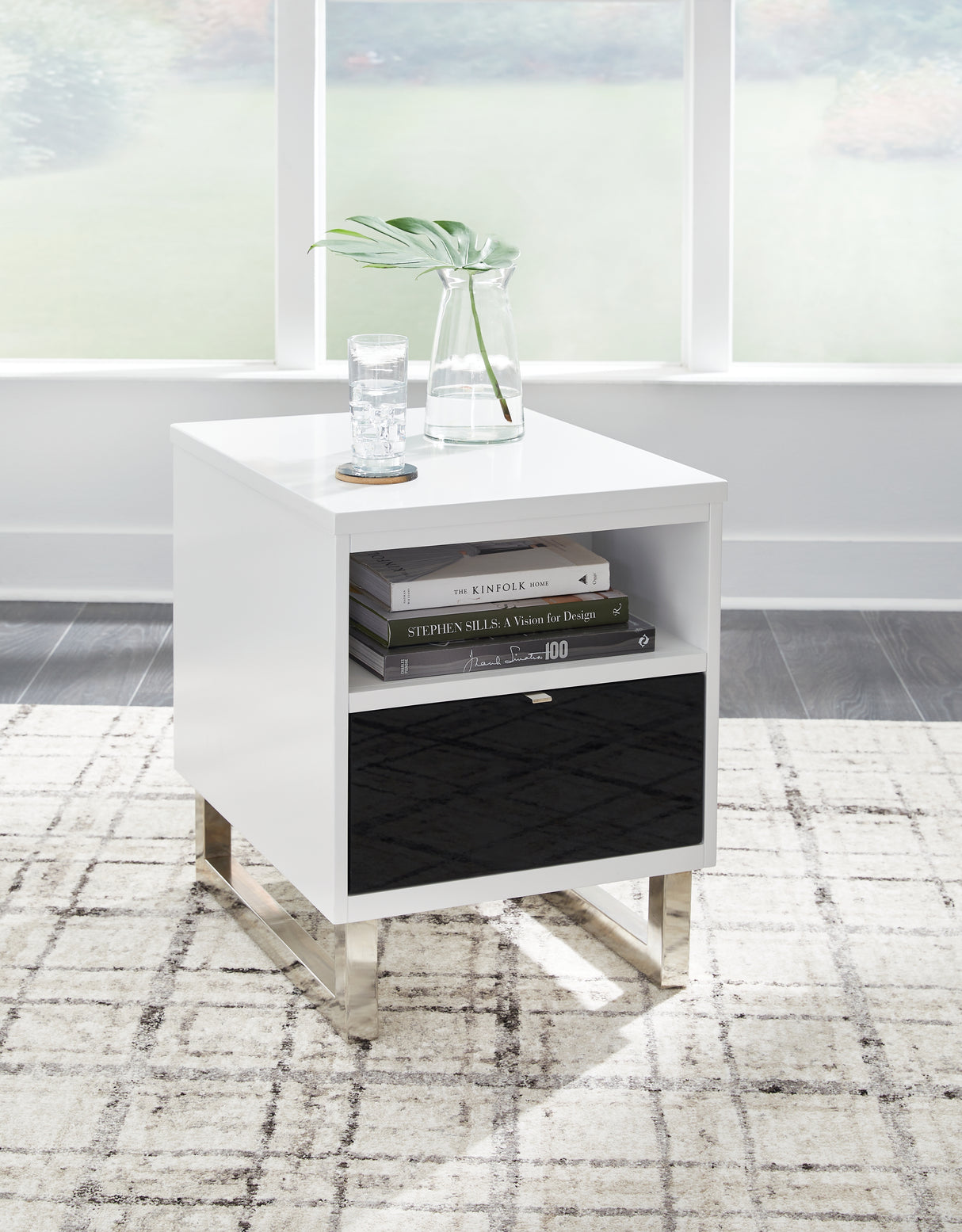 Nashville Furniture Outlets - Ashley Furniture - Gardoni Chairside End Table - Chair Side End Table / White/Black - T756-7