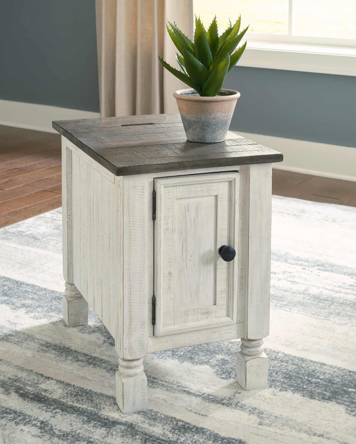 Nashville Furniture Outlets - Ashley Furniture - Havalance Chairside End Table - Chair Side End Table / White/Gray - T994-7