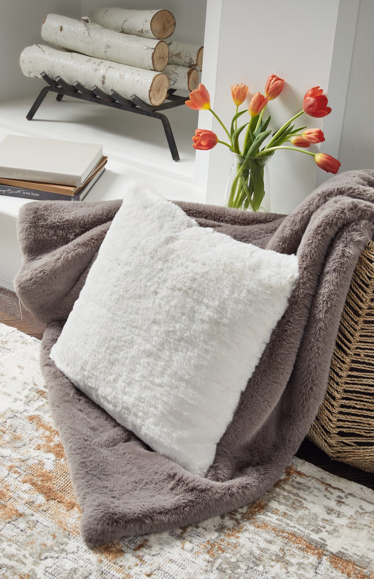 Nashville Furniture Outlets - Ashley Furniture - Gariland Pillows - Pillow (4/CS) / White - A1000863