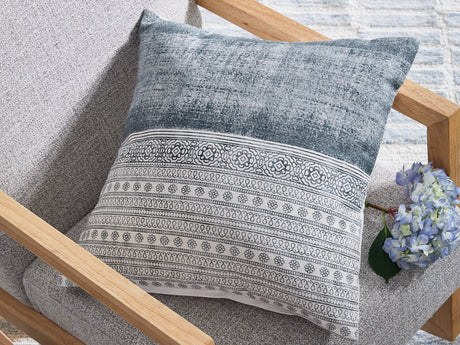 Nashville Furniture Outlets - Ashley Furniture - Harperville Pillows - Pillow (4/CS) / Blue/White - A1001127