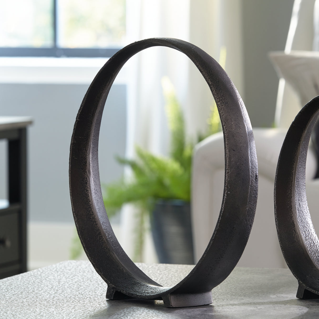 Nashville Furniture Outlets - Ashley Furniture - Ryandale Sculpture - Sculpture (2/CS) / Antique Black - A2000498