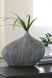 Donya Vase