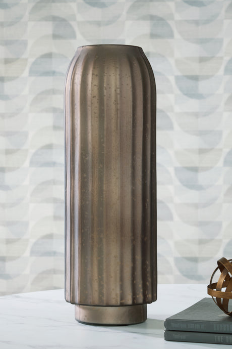 Nashville Furniture Outlets - Ashley Furniture - Briarcott Vase - Vase / Brown - A2000705