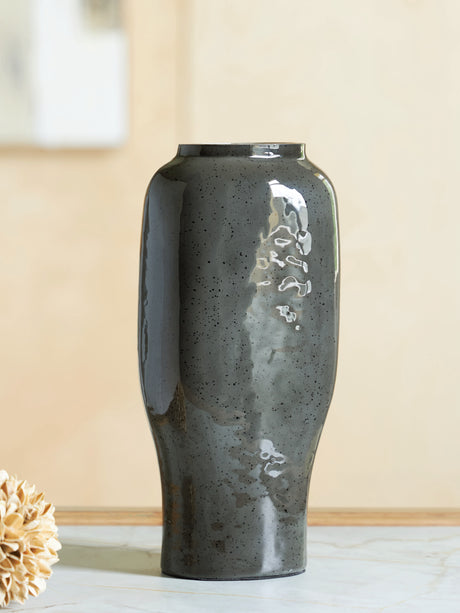 Nashville Furniture Outlets - Ashley Furniture - Kierlain Vase - Vase / Gray/Black - A2000808