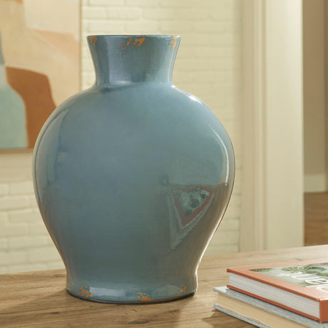 Nashville Furniture Outlets - Ashley Furniture - Giliburgh Vase - Vase - A2000959