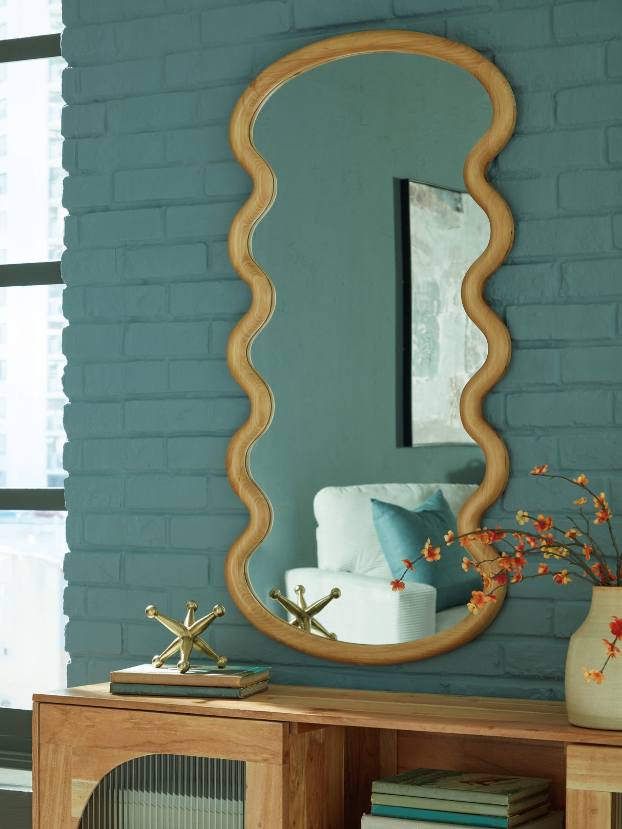 Nashville Furniture Outlets - Ashley Furniture - Serendis Mirror - Accent Mirror / Brown - A8010412
