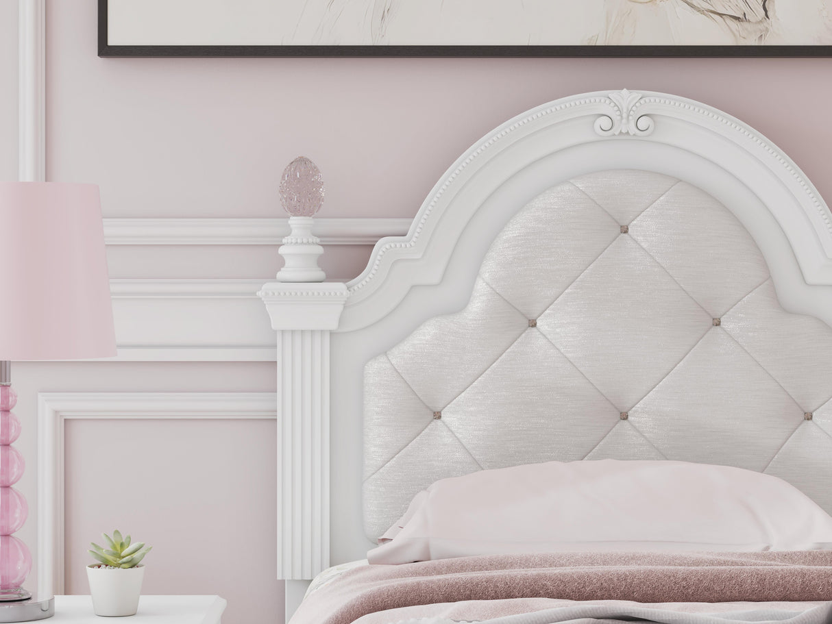 Kozlani Bedroom